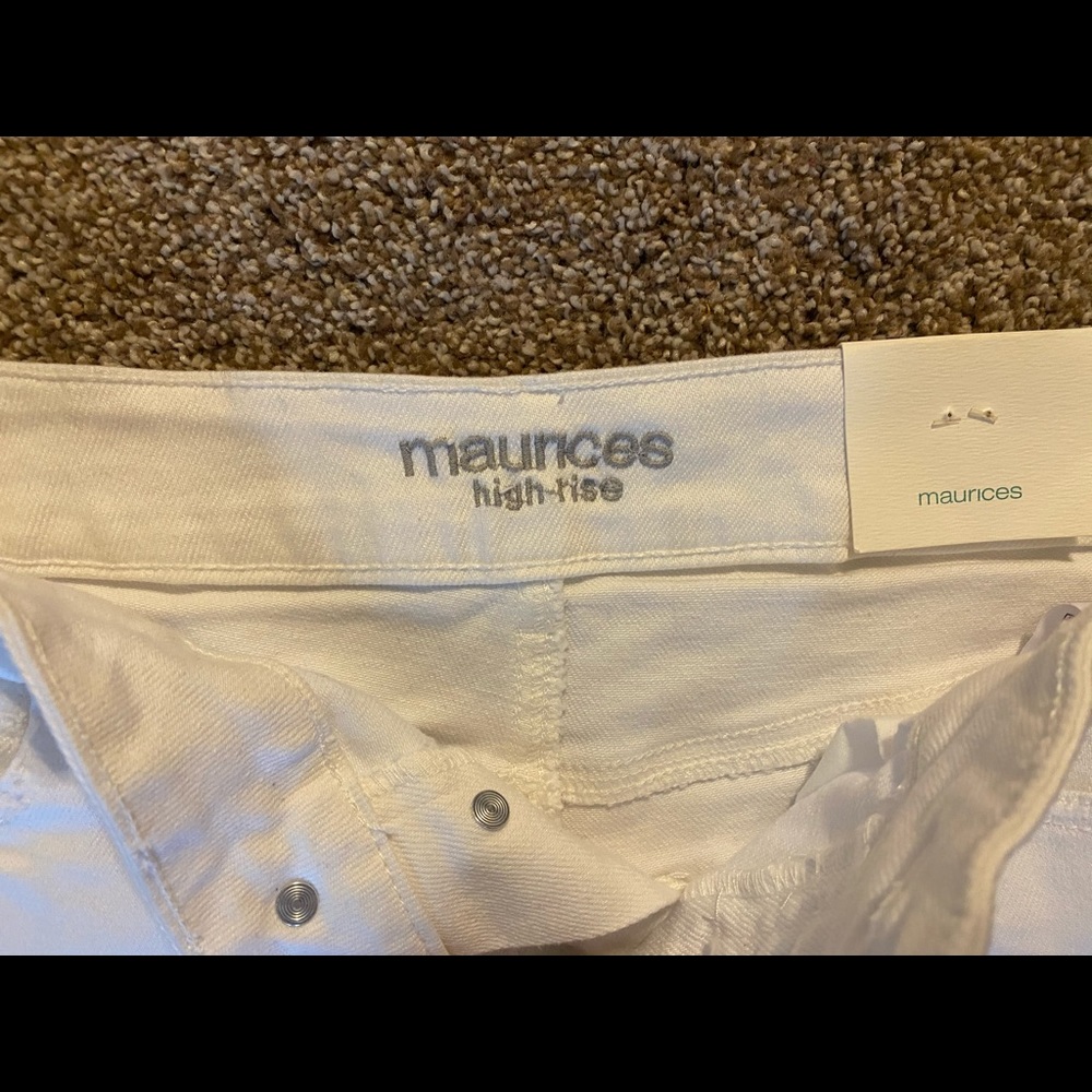 High Rise White Shorts - Picture 4 of 7